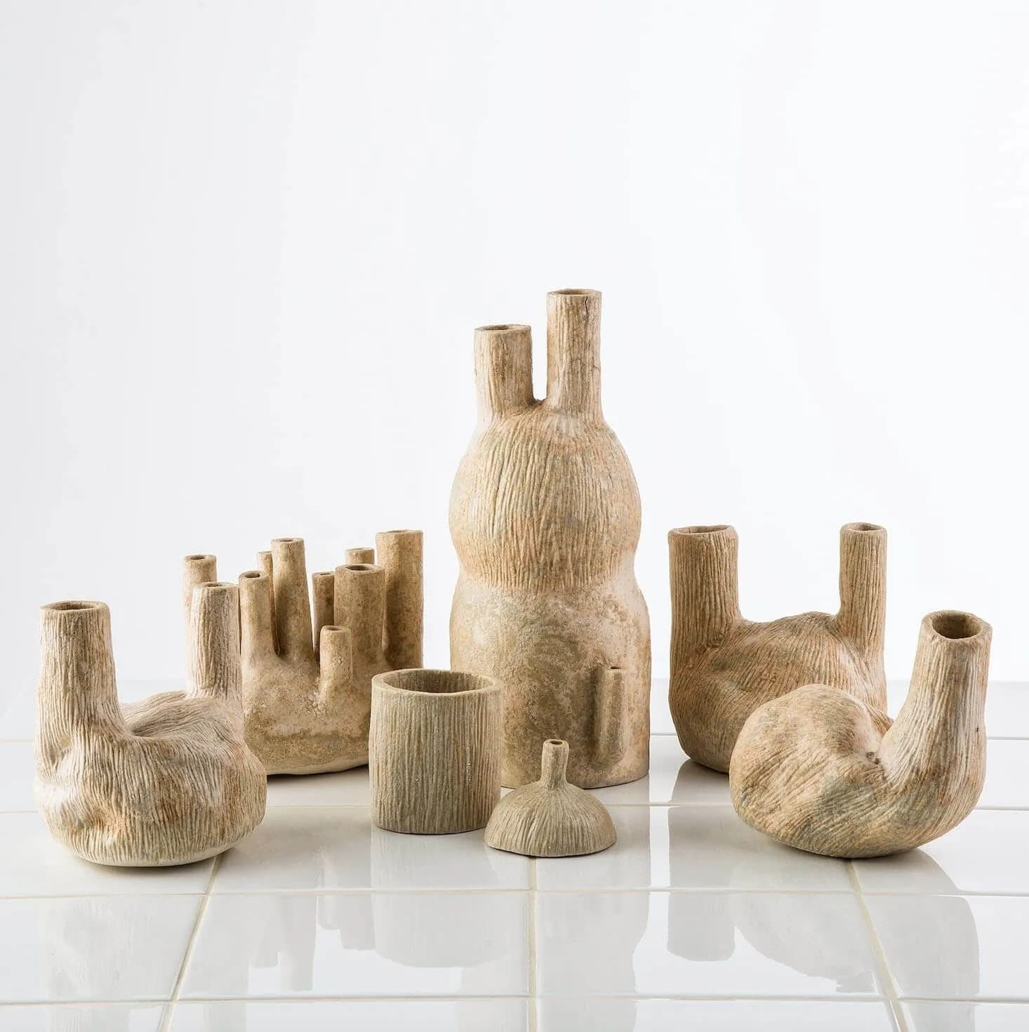 04_Sinae Kim_Urine Ware Collection_Ceramics_10.63x4.72x4.72