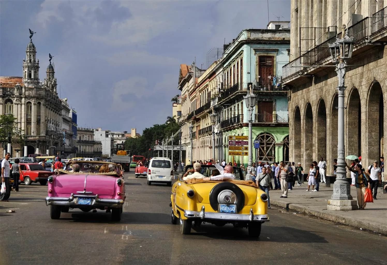 2011 Carmen Celentano Old Cars in Havana Street