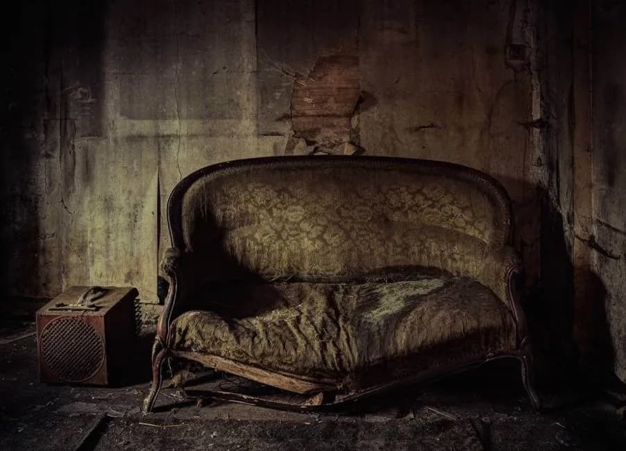 2015 Darren Nisbett- The Couch