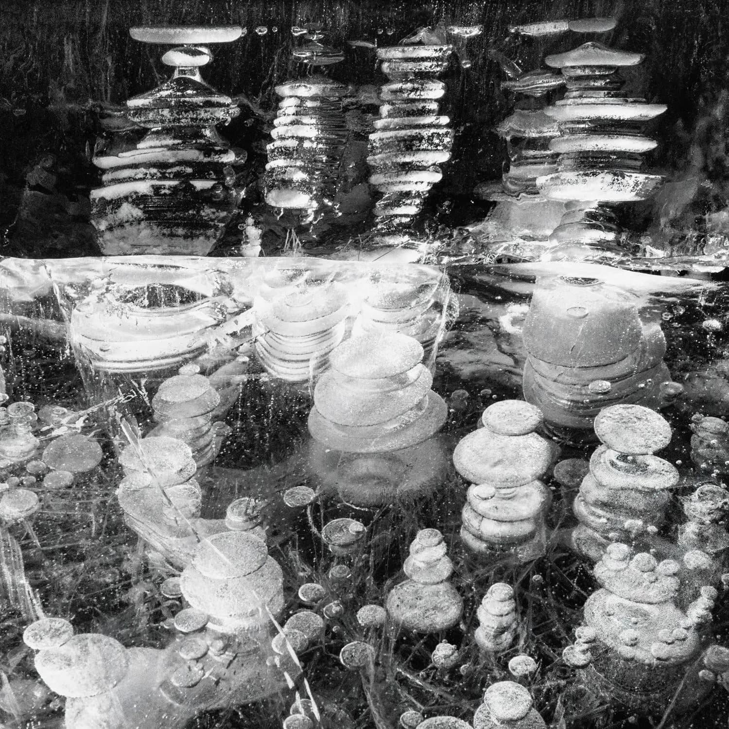 LEE NORDBYE_Bubbled_Digital black & white photography_36x36