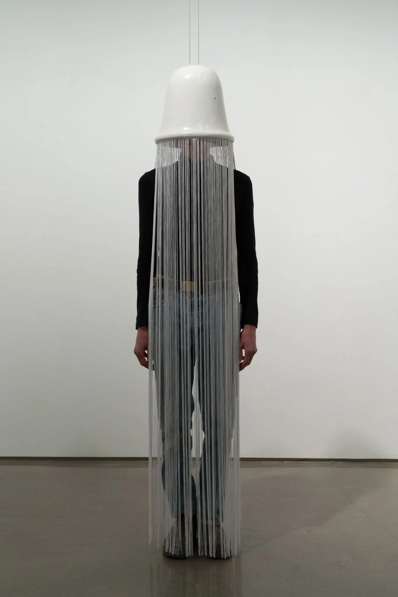 LIM DAEUN_Helmet Blind_stoneware, fringe curtain_72x12x12