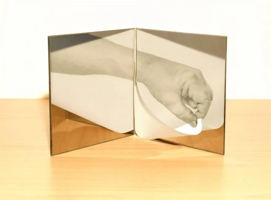 2019 Wolfram- Die Beruhrung (Ein Spiegelbild)